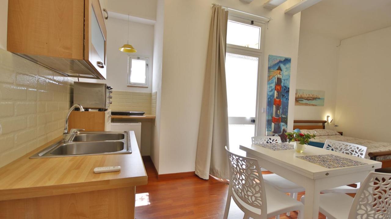 Casa Levante A 75 Mt Dalla Spiaggia Monopoli Exteriör bild